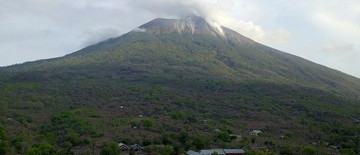gunung-ili-lewotolok-di-ntt-dan-gunung-ibu-di-malut-erupsi-1767947438.jpg