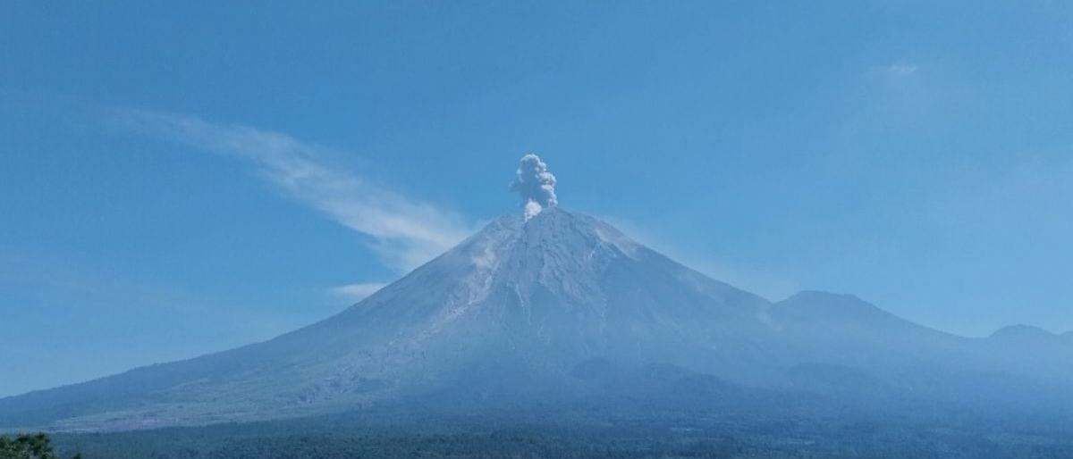 Gunung Semeru Didominasi Gempa Letusan, PVMBG Tetapkan Status Siaga