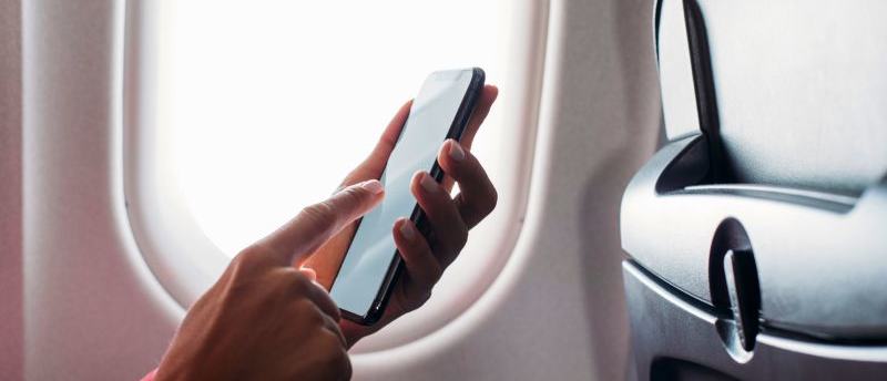 heres-the-real-reason-to-turn-on-airplane-mode-when-you-fly-scrape-1767538608.jpg
