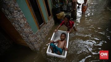 hujan-deras-jakarta-3-rt-cilandak-timur-terendam-banjir-1768190660.jpg