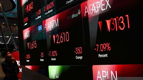 IHSG Melemah ke 5.692 Dipicu Dolar dan Bunga Tinggi