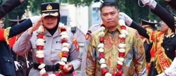 istri-direktur-penyidikan-kpk-resmi-jabat-kapolres-metro-bekasi-1767846728.jpg
