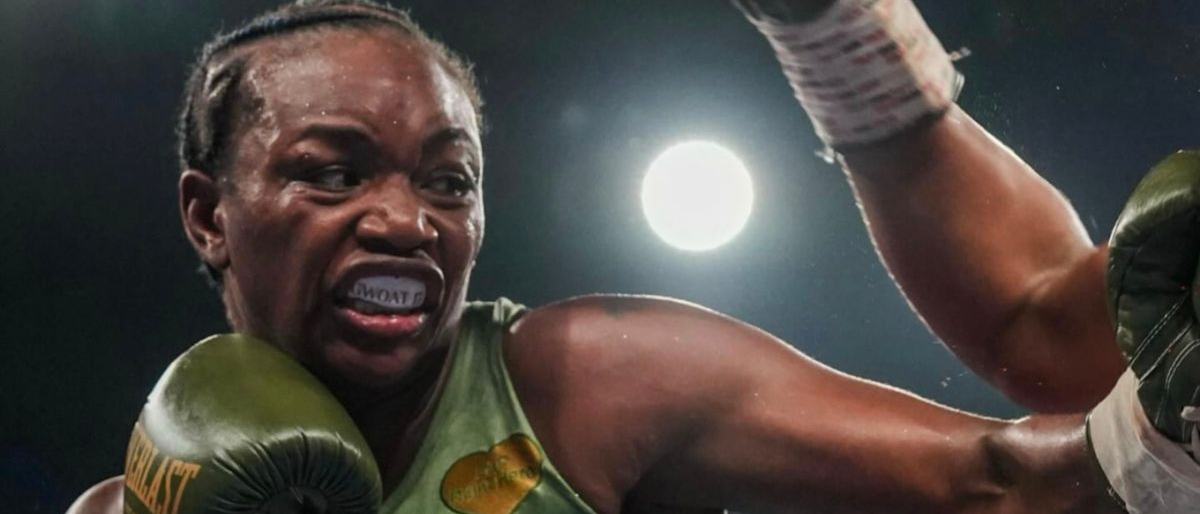 Juara sejati Claressa Shields turun kelas incar sabuk WBC Kaye Scott