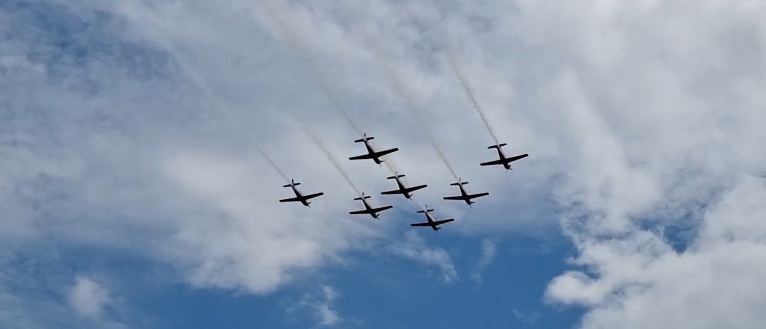 Jupiter Aerobatic Team TNI AU Pukau Ribuan Warga Banjarbaru