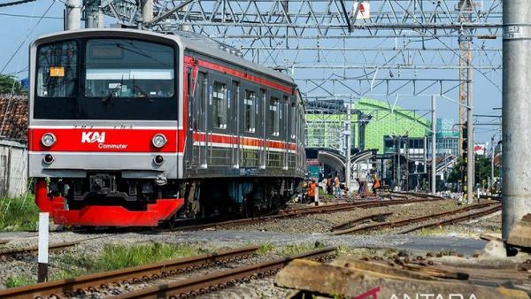 KAI Commuter Kecam Pelemparan Batu KRL Rangkasbitung