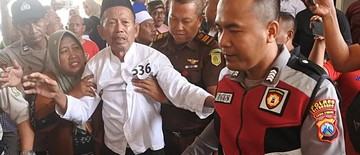 kakek-masir-pencuri-burung-cendet-divonis-5-bulan-20-hari-1767789090.jpg