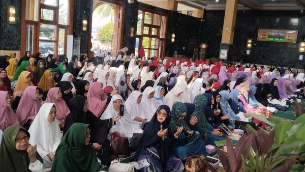 kapan-isra-miraj-2026-ini-jadwal-dan-makna-perayaannya-1768356026.jpg