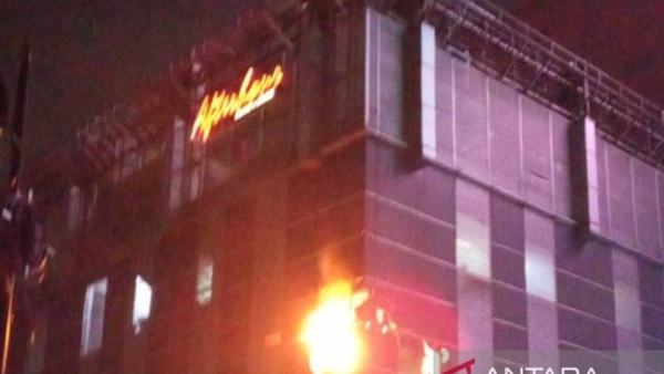 Kebakaran Kedai Kopi Poins Square Rugikan Pemilik Rp17 Juta