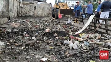 mahasiswa-geruduk-kantor-walkot-tangsel-tumpahkan-sampah-2-truk-1767875425.jpg
