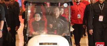 megawati-hadiri-rakernas-pdip-didampingi-prananda-prabowo-1768046559.png
