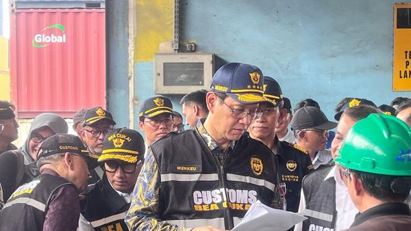 Menkeu Purbaya Minta Regulasi Waktu Inap Barang di Pelabuhan Diperketat