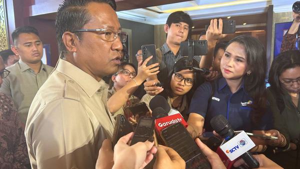 Menkum Supratman Peringatkan ASN Tidak Main-main dengan Layanan Publik