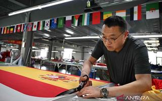 Pabrik Tekstil China Tingkatkan Produksi Bendera Piala Dunia 2026