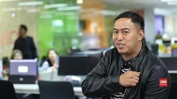 pandji-pragiwaksono-dilaporkan-ke-polda-metro-buntut-materi-mens-rea-1767889833.jpg
