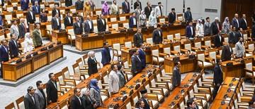 paripurna-lantik-anggota-dpr-paw-pengganti-menteri-p2mi-1768291424.jpg