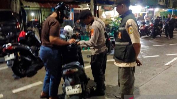 Patroli Malam, Polsek Jatinegara Sita Motor Tanpa Dokumen Resmi