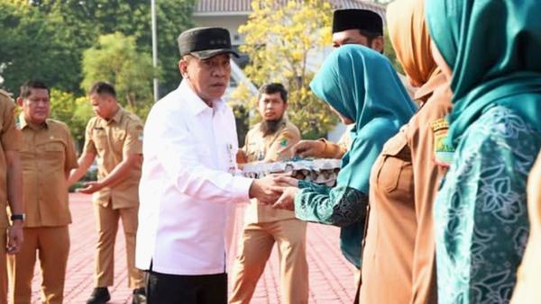 Pemkab Karawang dan Asprumnas Salurkan 28,5 Ton Telur Stunting