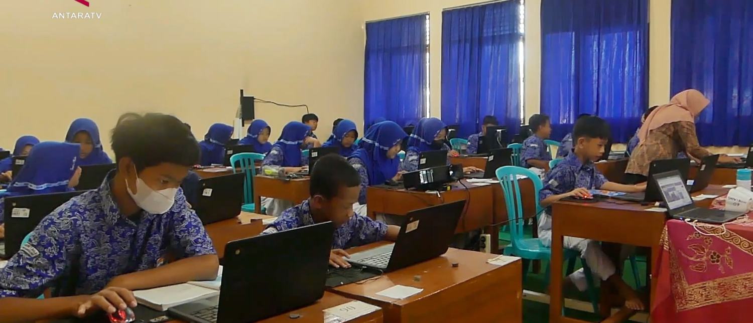 Pemkab Temanggung gulirkan Rp300.000 untuk siswa SMP Negeri