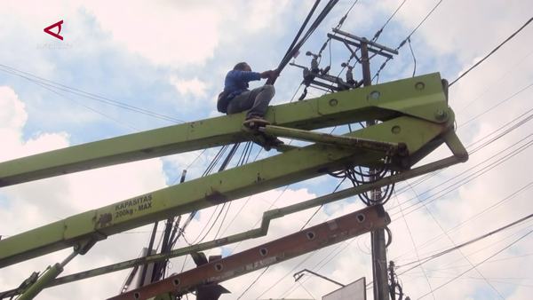 Pemkot Palangka Raya Tertibkan Kabel Semrawut Demi Estetika Kota