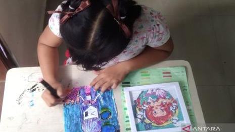 peran-orang-tua-penting-dalam-pembatasan-media-sosial-anak-1775322029.jpg