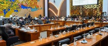 peta-sikap-8-fraksi-di-dpr-soal-usul-pilkada-lewat-dprd-1767688345.jpg