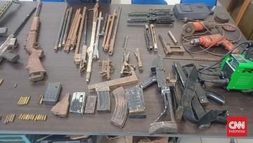 polisi-bongkar-pabrik-rumahan-senjata-api-ilegal-di-cipacing-sumedang-1768133153.jpg
