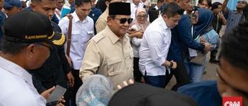 prabowo-minta-murid-sekolah-rakyat-fasih-berbahasa-asing-menghadapnya-1768205105.jpg