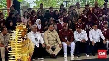 prabowo-tiba-di-banjarbaru-untuk-resmikan-166-sekolah-rakyat-1768205461.jpg