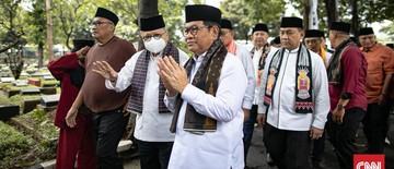 pramono-bakal-pindahkan-patung-mh-thamrin-ke-jalan-mh-thamrin-1768132848.jpg