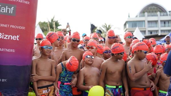 Ratusan Perenang Taklukkan Tantangan Laut Terbuka Oceanman Bali 2026