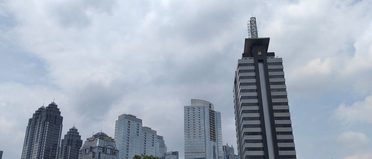 Sebagian Jakarta cerah berawan pada Jumat siang hingga malam hari
