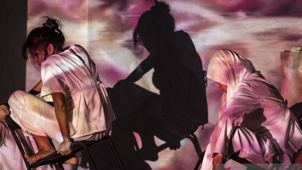 Seniman Semarang Pentaskan Teater Meilankolia di TBRS