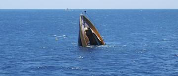speedboat-terbalik-dihantam-ombak-di-balai-karimun-kepri-1-hilang-1768003249.jpg