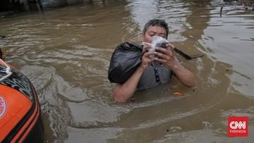 sunga-cimanceri-meluap-banjir-hingga-1-meter-di-tigaraksa-tangerang-1768291207.jpg
