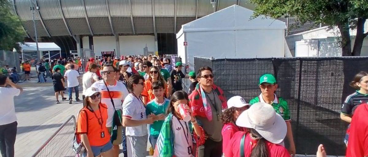 Suporter Belanda dan Maroko banjiri Stadion Monterrey