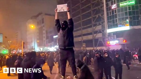 they-just-kept-killing-eyewitnesses-describe-deadly-crackdown-in-iran-1768263441.jpg