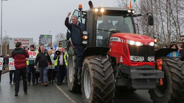 thousands-of-irish-farmers-protest-eus-mercosur-trade-deal-1768075361.jpg