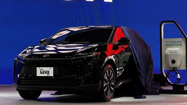 Toyota Australia tarik 1.101 unit bZ4X karena masalah terkait baterai