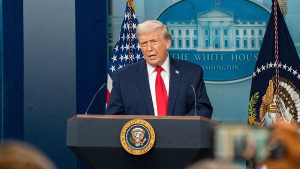 trump-akan-kenakan-tarif-25-persen-pada-produk-otomotif-kayu-dan-farmasi-korsel-1769877387.jpg