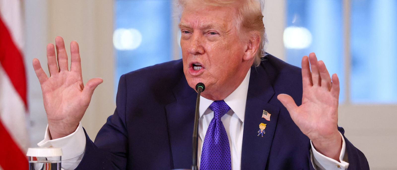 trump-meets-us-oil-bosses-to-discuss-venezuela-extraction-scrape-1768032151.jpg