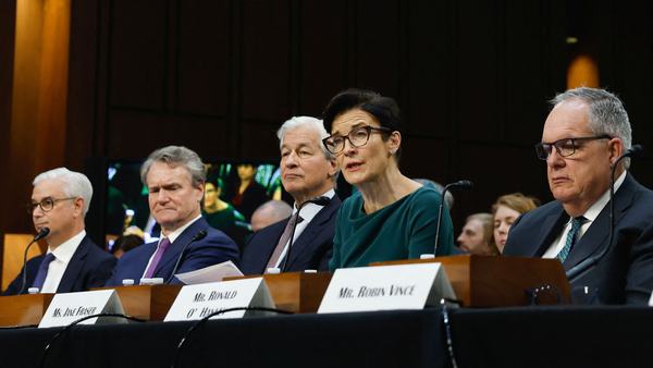 trumps-credit-card-rate-cap-plan-has-unclear-path-devastating-risks-bank-insiders-say-1768248223.jpg