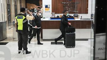 uang-yang-disita-kpk-dari-kantor-pajak-jakut-8000-dolar-singapura-1768291310.jpg