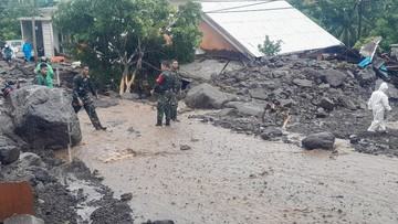 update-banjir-di-sitaro-sulut-4-warga-masih-hilang-akses-terputus-1767745914.jpg