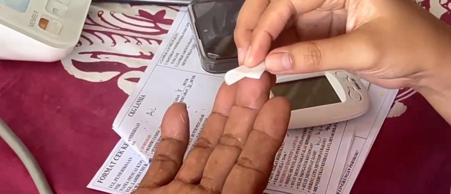 UWN Palu Gelar Penyuluhan Perawatan dan Pencegahan Komplikasi Diabetes