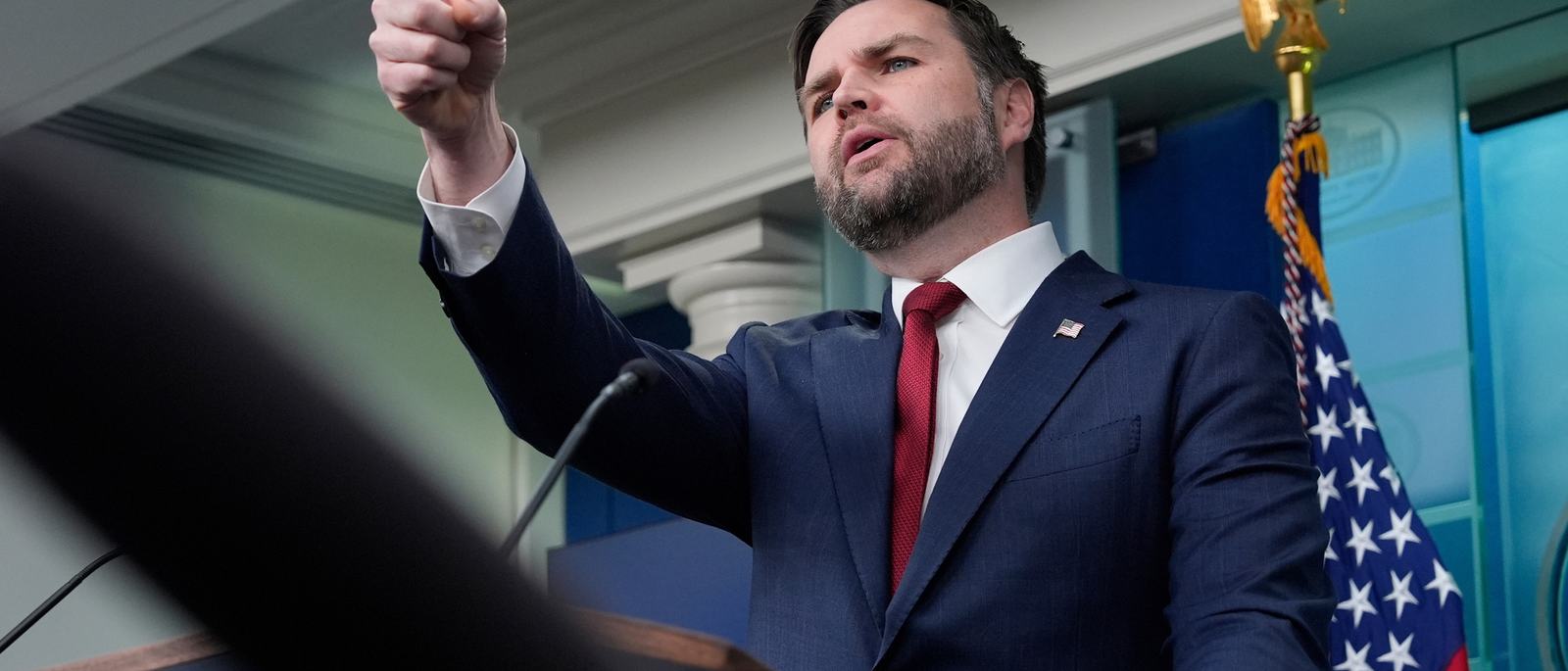 vance-defends-ice-agent-calls-media-coverage-absolute-disgrace-scrape-1767904264.jpg