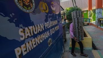 viral-mbg-berkantong-plastik-sppg-karyasari-beri-klarifikasi-1768032091.jpg
