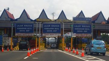 viral-mobil-lawan-arah-di-tol-bandara-soetta-pelaku-masih-diburu-1767645415.jpg
