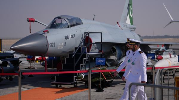 why-is-pakistan-selling-its-jf-17-fighter-jets-to-bangladesh-and-others-scrape-1767962094.jpg